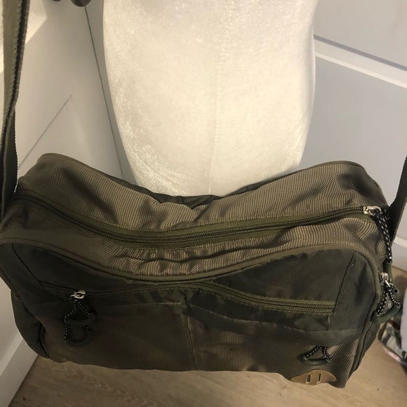 Columbia shoulder Bag - Picture 5 of 12